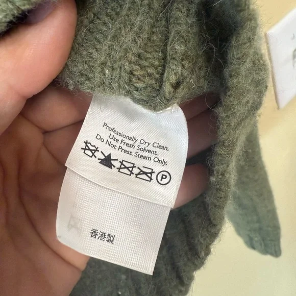 Eddie Bauer Green Lamb’s Wool & Angora Green Sweater - Picture 3 of 6